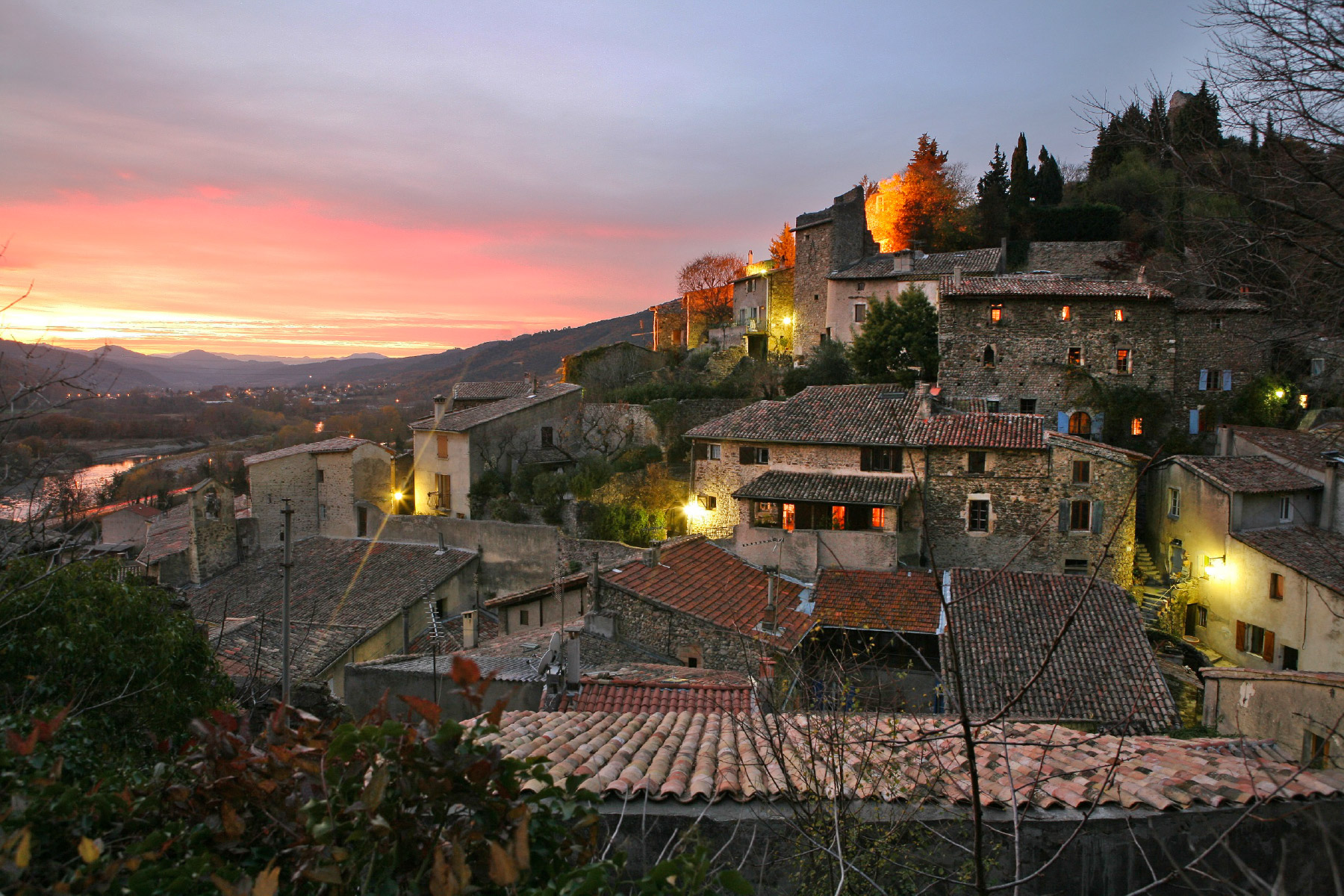 tourisme-coeur-ardeche-village-histoire-tranquilite